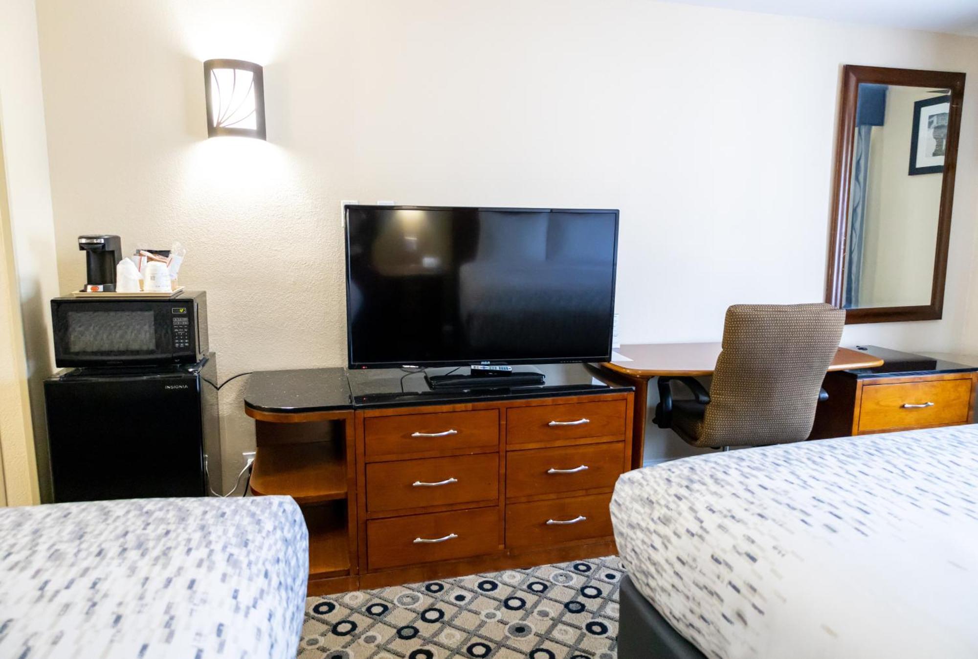 Days Inn By Wyndham College Park Atlanta Airport South Экстерьер фото