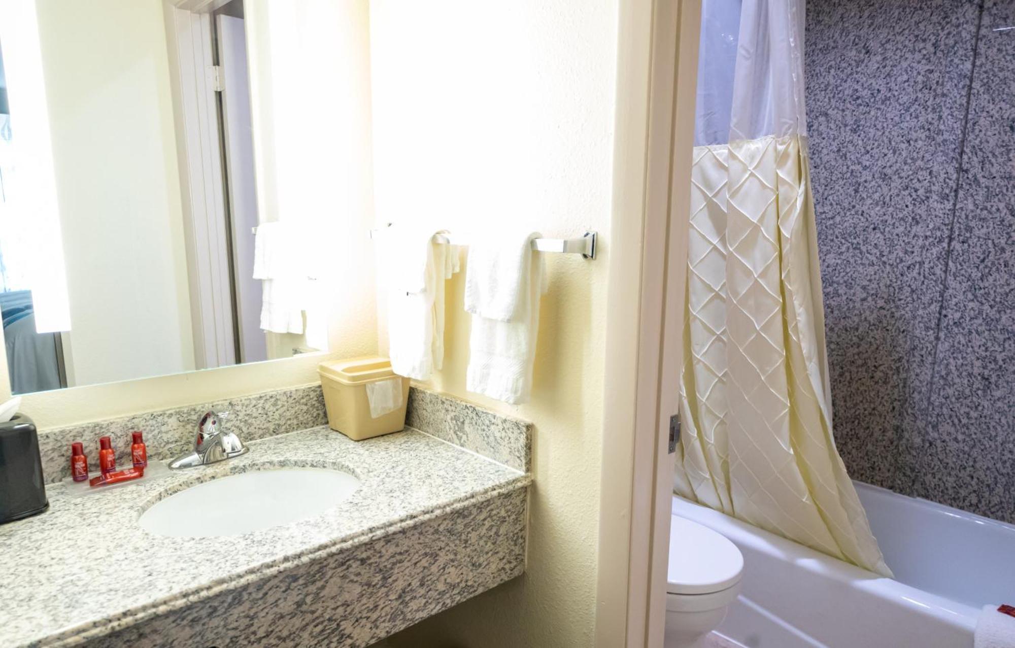 Days Inn By Wyndham College Park Atlanta Airport South Экстерьер фото