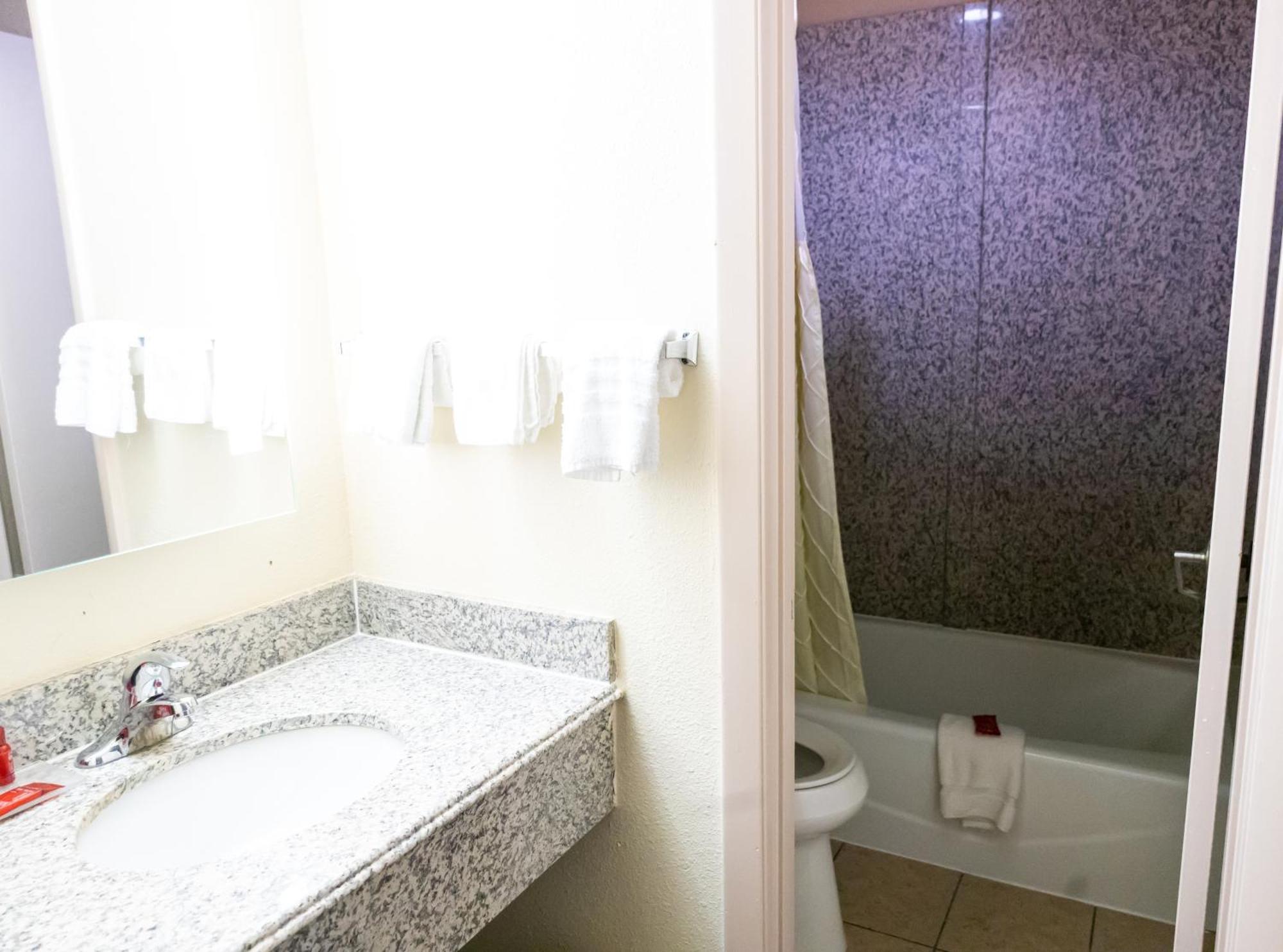 Days Inn By Wyndham College Park Atlanta Airport South Экстерьер фото